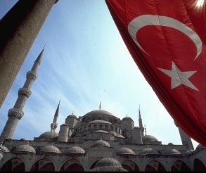 Istanbul Mosque - Copyright Michel Guntern, Travel Notes.